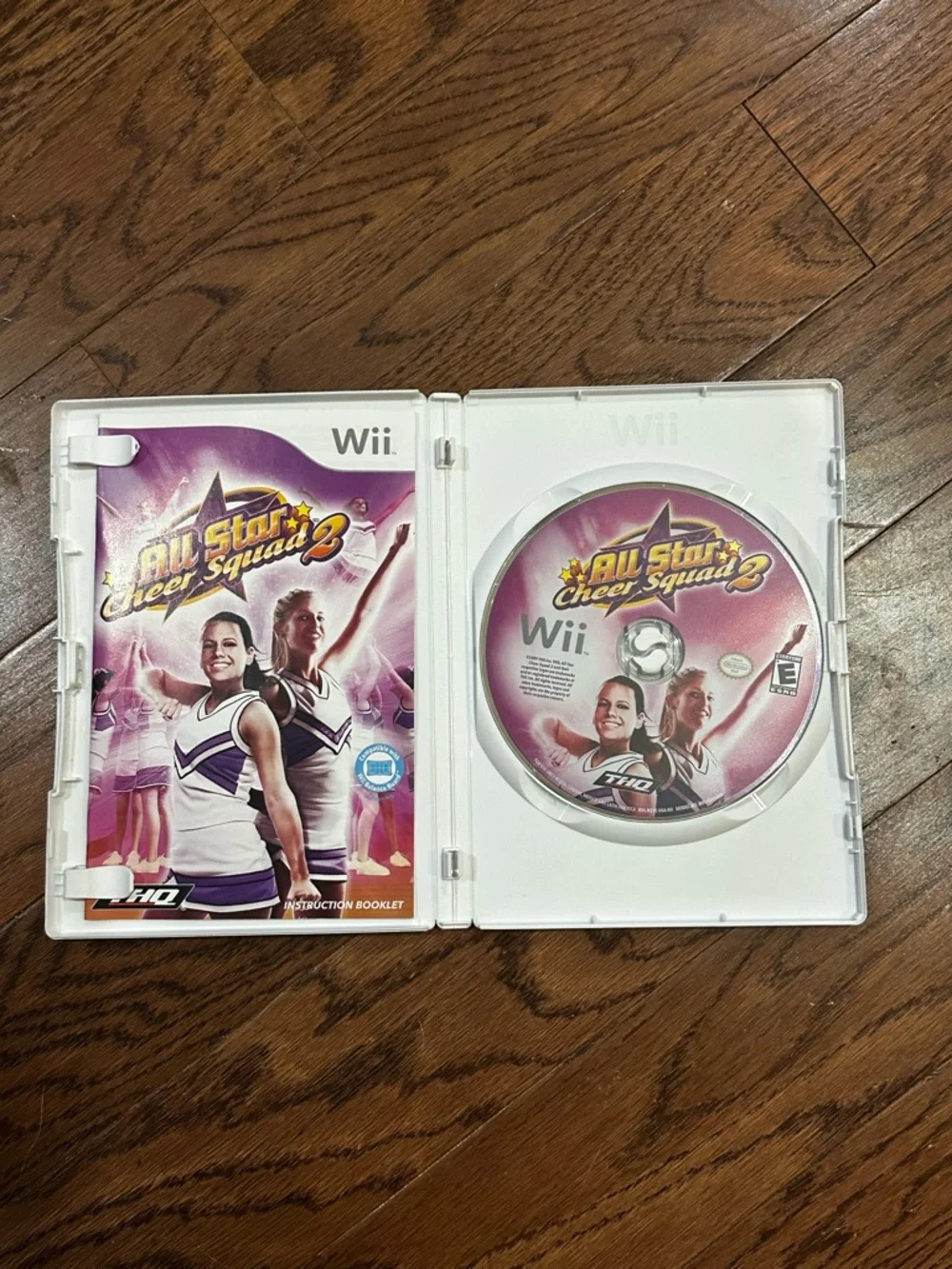 All-Star Cheer Squad 2 Nintendo Wii Game and Manual. UNTESTED